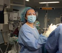 NeuroRaquisHUMV's tweet photo. La Dra. @ptrci López, nuestra #residente ahora #adjunta, finaliza su formación como #neurocirujana! 5 años de #dedicación y #aprendizaje constante, priorizando siempre una relación medico-paciente basada en la calidez, la empatía y el respeto.
Enhorabuena!
#Neurosurgery https://t.co/AeNGJbj1YH