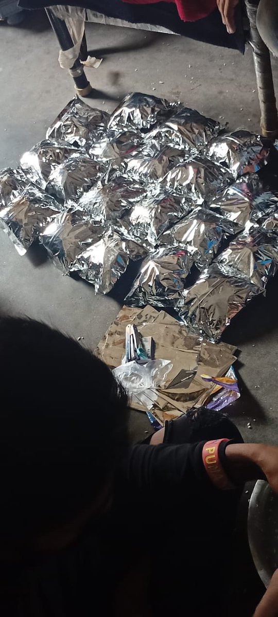 AlluArjun_Army's tweet photo. Yesterday #AlluArjunArmy - Vizag Marripalem Team distributed Biryani packets to the road side people.

#Pushpa @alluarjun https://t.co/bmZvBXKGSm