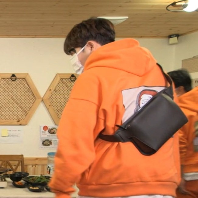 표지훈옷장 on X: #피오 #피오패션 201106 신서유기8 5회 에르메스(HERMES) Cityback belt bag  6,370,000   / X