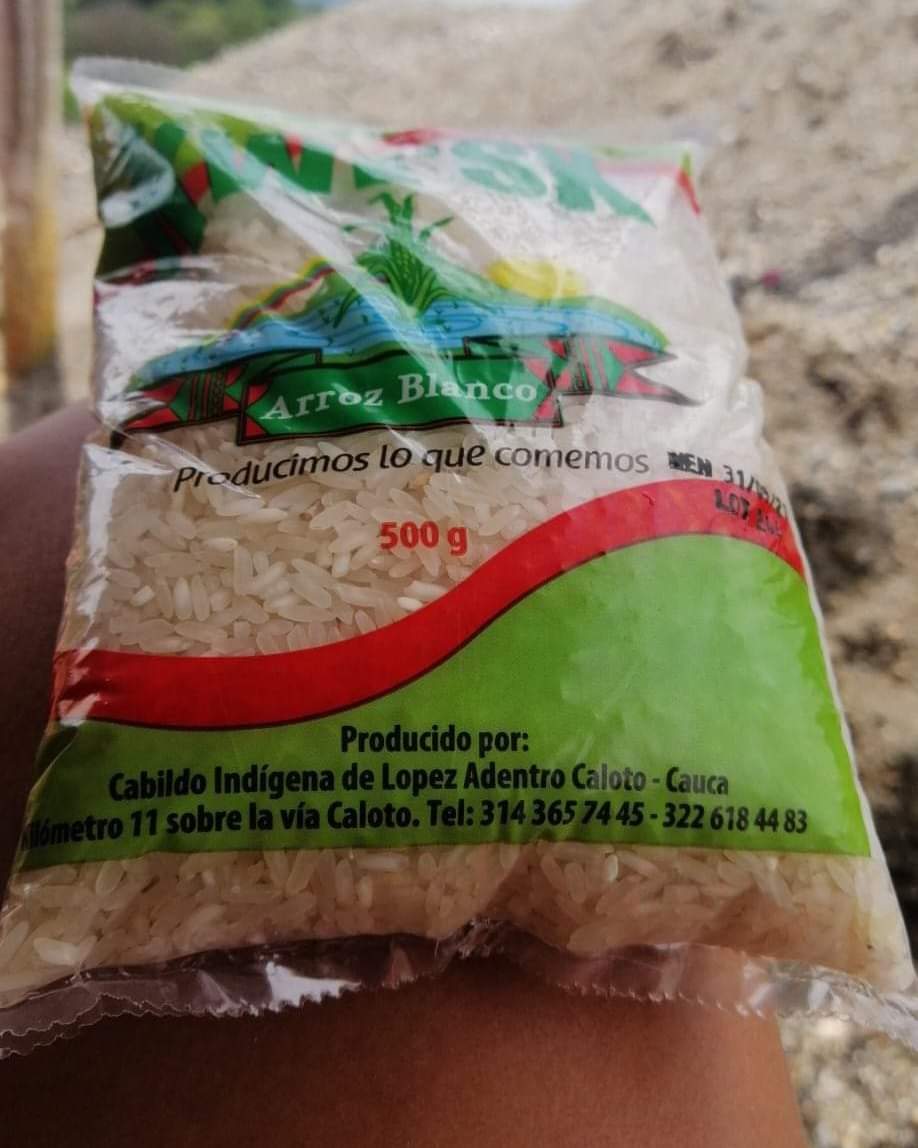 campovida2020's tweet photo. AYUDANOS A COMPARTIR Y APOYAR A ESTOS EMPRENDEDORES❤✅🇨🇴📸
Arroz blanco producido por Cabildo Indígena de López Adentro en Caloto-Cauca. 
Más indormacion: 3143657465    3226184483.
#Apoyemselcampo #Yolecomproalcampesino. 
Sigue nuestra página y envíanos tu producto para ayudarte https://t.co/kwt4jLGnGZ