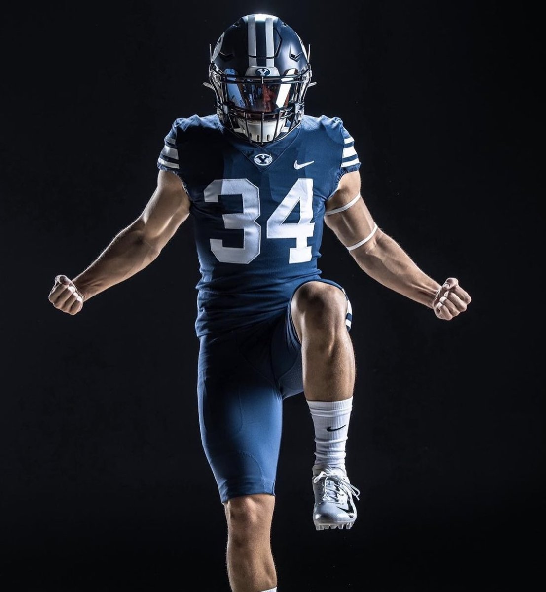 Isaac_kawika's tweet photo. I just found that I was offered a scholarship from BYU 3 months ago. My dad felt it was best to wait to tell me, until the time was right. Thank you @KalaniSitake &amp;@CoachRoderick for believing in me.  I have so much more to prove but I am so grateful for the opportunity #gocougs https://t.co/I31Yfnyxxm