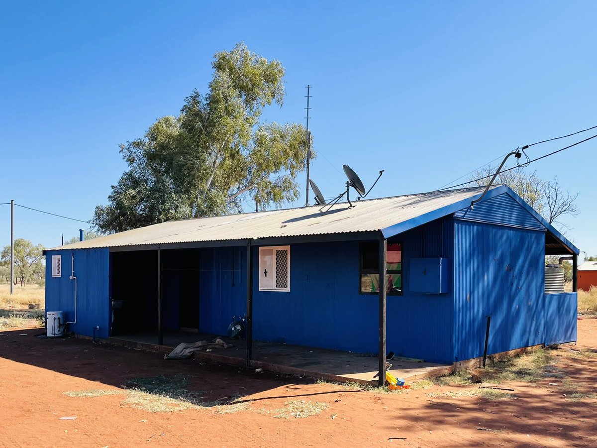 SteveEdgoMLA's tweet photo. With the housing upgrades now completed at #CamelCamp it was a great opportunity to speak with #KatePitjara and #AndrinaPeperill who are thrilled with the recent renovations to their houses.
Thank-you to all of the residents at for your patience - we are as happy as you are! https://t.co/0fjasIfSEL