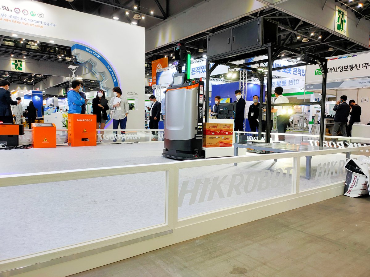 Hikrobot1's tweet photo. Hikrobot is at the KOREA MAT 2021 in KINTEX1. 🔥
You can see forklift mobile robot (FMR) work with latent mobile robot (AMR). Beside, we also bring the machine vision logistics system.
Make every face-to-face communication chance count！
Talk to our experts on site.💡 https://t.co/pJahDfisND