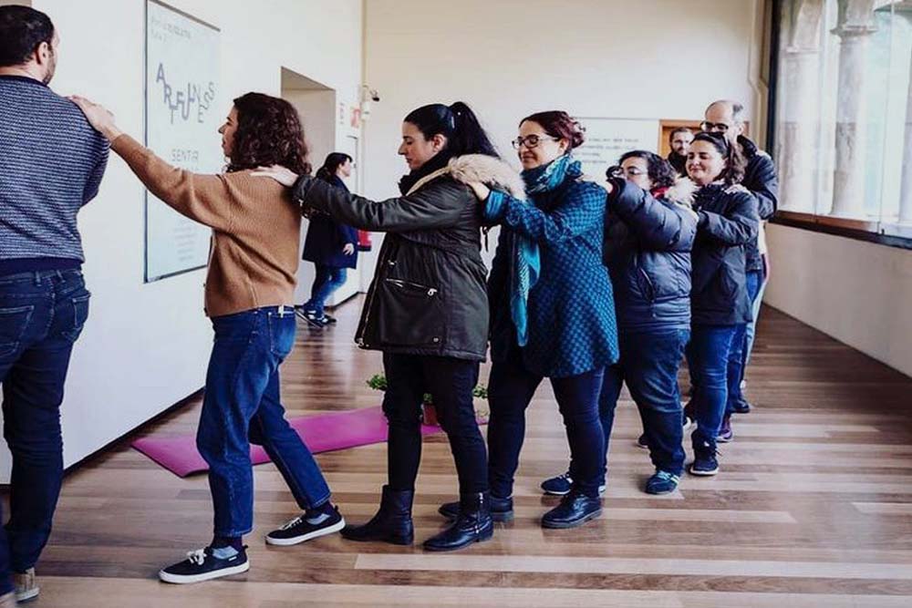 centredelcarme's tweet photo. 🗯 Aquesta setmana gaudim del programa #PermeaObert del nostre Màster de Medicació i Educació a través de l’Art #MàsterPermea amb 2 propostes:
💡 La visita guiada com a pràctica artística: https://t.co/A3zTij0SlX
💡 Propostes experimentals de mediació: https://t.co/zetOnT4EqD https://t.co/3VlaWYR0HZ