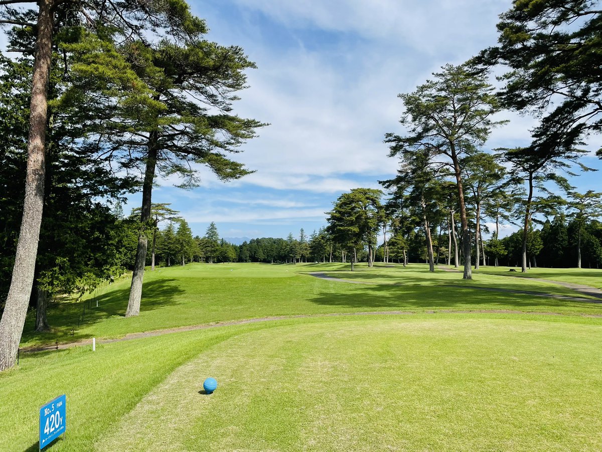 BB_Y's tweet photo. ゴルフ⛳️
セブンハンドレッドクラブでの
ラウンドでした🏌️♂️
天気も良く気持ち良かったです☀️😆
・
これからフットゴルフ⛳️⚽️
楽しんできます😄
•
#ゴルフ
#セブンハンドレッドクラブ
#栃木sc
#快晴
#素晴らしいコース
#OUT48
#IN48 https://t.co/EQfXwAPQnC