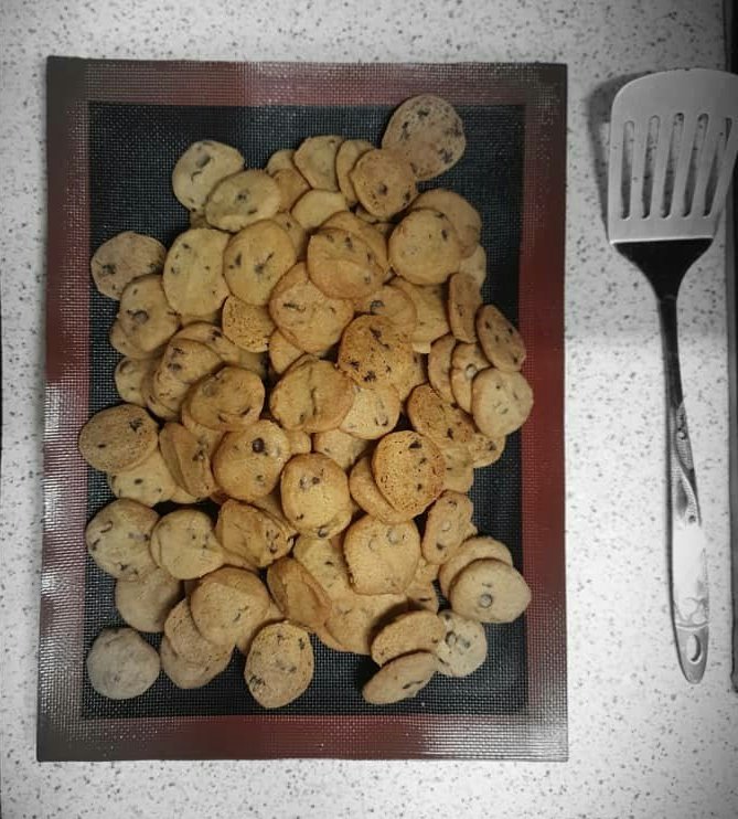 dnbakesandbites's tweet photo. Hello, Malaysians!!!

Come &amp; take a look at our Best Selling Cookie - Bite Sized Chocolate Chip Cookies 🍪

✔ Freshly Baked
✔ Addictive
✔ Yummy
✔ Halal

To View Shop/Page &amp; Order ⤵

https://t.co/1dRJCgyRH8

#SayaJual
@RTNiaga
@viralbisneskl

Thank you 😆

#StaySafe
#Vaccine https://t.co/Q82V1CLilb