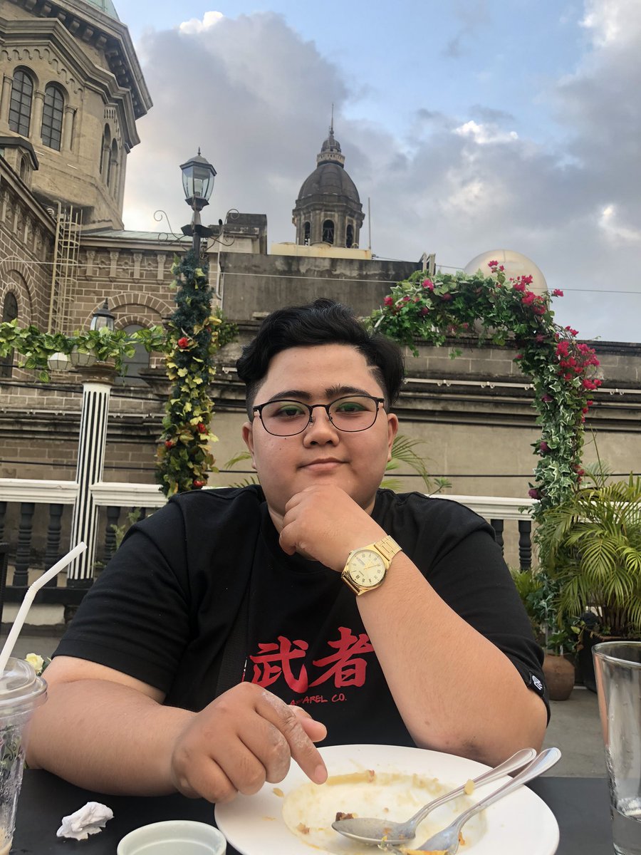 rslynlcn's tweet photo. i love you @stcyslngsng 🖤🤍 https://t.co/v8SkoTvWDk