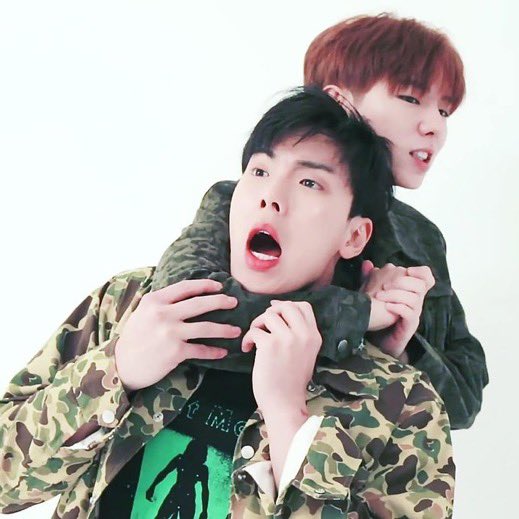 iconickpopics's tweet photo. 68. Monsta X Shownu and Kihyun with the legendary choke🔥 https://t.co/3grC0GGFLr