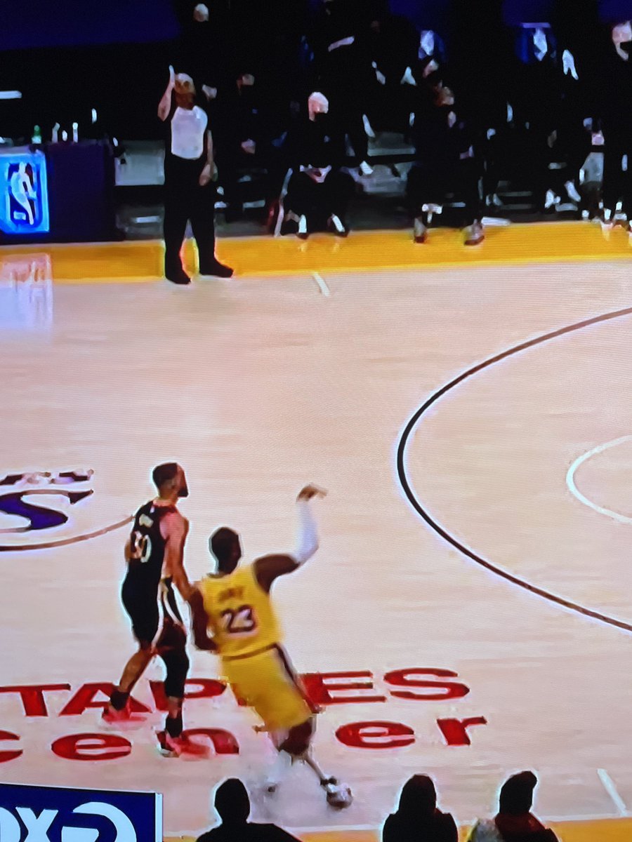 iLevelSports's tweet photo. @RealSkipBayless Overwhelming people watch sports to see the athlete push themselves to higher limits. You can prove this by watching how everyone gravitates toward the highest level of performance or championship games. #LeBronVsSteph was the #nbaย Championship game in 2021 @KingJames https://t.co/aKcnbjn6vq