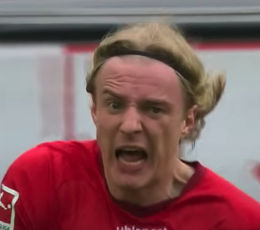 jeff_Jas's tweet photo. Würde heute ganz gerne wieder diesen Gesichtsausdruck sehen. #effzeh #fckoeln #koeksv #relegation #allesgeben https://t.co/nkoPA4r6I9