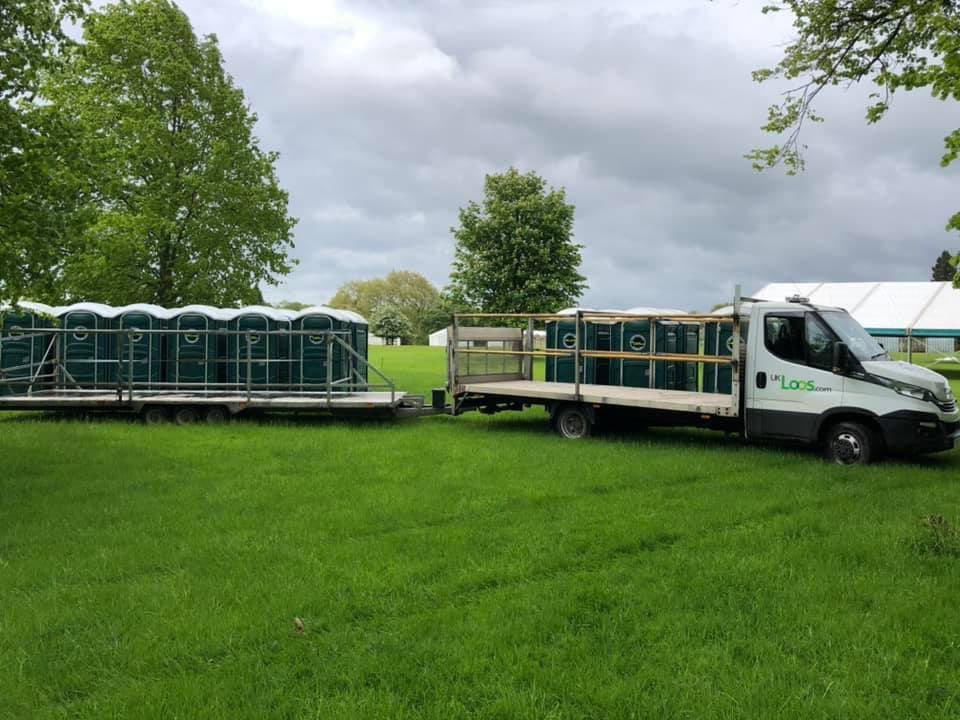 UKLoos's tweet photo. The first of five loads into Burghley House ready for the game and country fair this weekend 👍🏼
#Toilets #Portaloo #PortableToilets #ToiletsForHire https://t.co/40mwZ6STF2