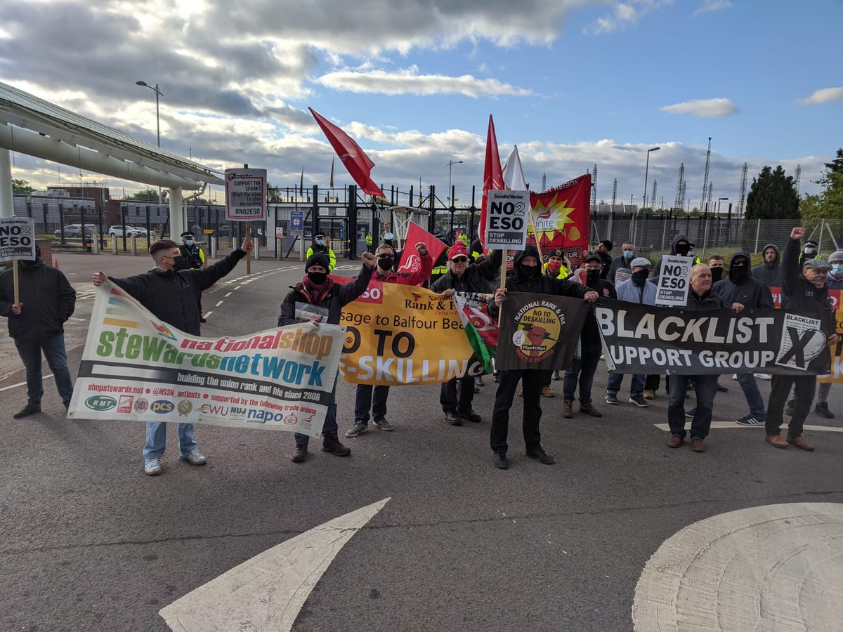 #NSSN standing with the #Sparks blockading #AWE to stop de-skilling #No2ESO 
<a href="/unitetheunion/">Unite the union: join a union</a> <a href="/DaveBlacklist/">Dave Smith</a> <a href="/JIBElectrician/">JIB Electrician #UniteEMEC ⚡🔧</a> <a href="/Frank4UniteEC/">Frank Morris EC</a>
