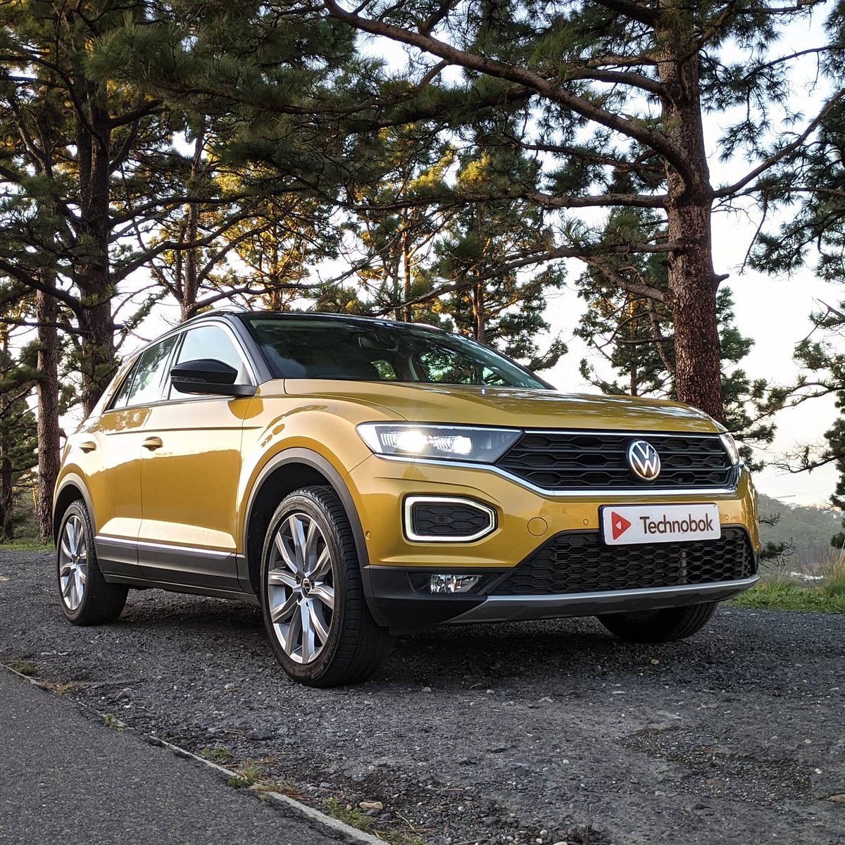 TechnoBokMedia's tweet photo. #DriveToDefy
.
.
@VolkswagenSA @VWSAnews
#VolkswagenTRoc
#TRoc
#VolkswagenSA
#ForTheLoveOfTheDrive https://t.co/YnL35Y2Qds
