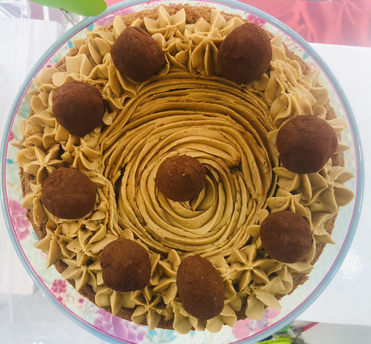 💕It’s not every day you get handmade chocolate truffles on top of a lovely coffee cake! 😊♥️ #treats ♥️ #coffee ♥️ #chocolate  ♥️ #ellas ♥️ #thingstodo ♥️ #fooddrinkdevon ♥️ #afternoontea  ♥️ #creamtea  ♥️ #tearooms ♥️ #chocolatemaker ♥️ #chocolate ♥️ #dartmouth  ♥️ #brixham