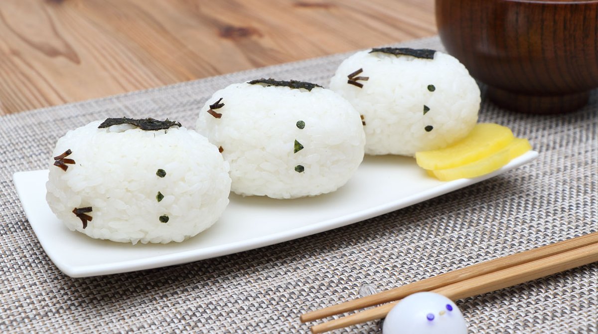日本一 いや世界一かわいいシマエナガさんのおにぎりに悶絶せざるを得ないみなさん 食べられることを悟った顔をしている Togetter 日本一 いや世界一かわいいシマエナガさんのおにぎりに悶絶せざるを得ないみなさん 食べられることを悟った顔をしている Togetter