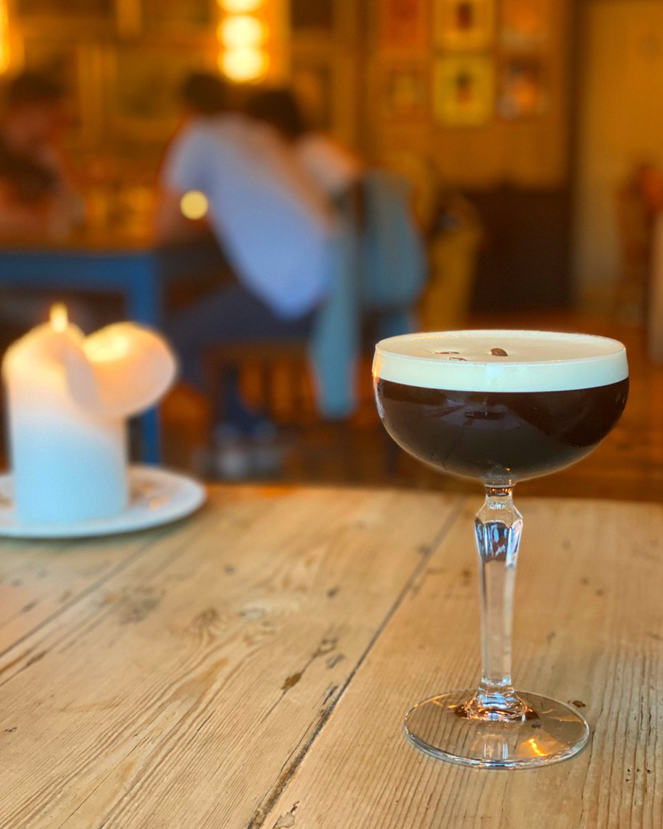 NostranoLounge's tweet photo. Who’s ready for the weekend? We sure are! Start your bank holiday weekend off with one of our Espresso Martinis 😍 you won’t regret it - cheers! #BankHolidayWeekend #Cocktails #Drinks #Staines #LoveLounging https://t.co/uNNpWk0aBD