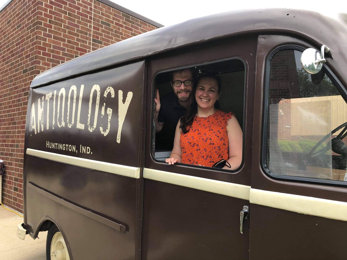 Antiqology's tweet photo. It's always a great day when we get to serve someone thier first ever Root Beer Float!
Enjoyed serving Canterbury School students & staff today in Fort Wayne on this beautiful day. Thanks for having us!
#Antiqology #SodaTruck #RootBeer #RootBeerFloat #DraftRootBeer #CraftSoda https://t.co/ou0Bn2vqfV