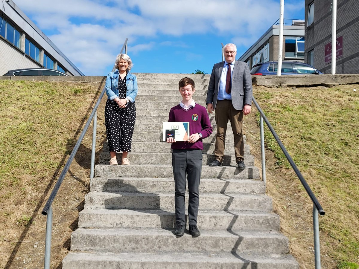 CBSNenagh's tweet photo. St. Andrew's class receiving their Transition Year Graduation Certificates from Ms. Karen O' Donnell, Principal and Mr. Dermot Brislane, Deputy Principal.

Also pictured is St. Andrew's Student of the Year recipient Cian Ryan Moran.

Well done boys on your graduation today 👏 https://t.co/xhyEhquab7