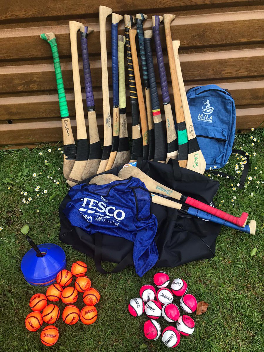 Less than a week to go to @OfficialCamogie #TescoHurlWithMe programme - 80 Mom’s signed up! 👏Thanks to the adult camogie teams for the generous hurl donations. If anyone has an old adult hurl or helmet they could donate, please contact @clionanish @KCrokesGAAClub #MNA2021