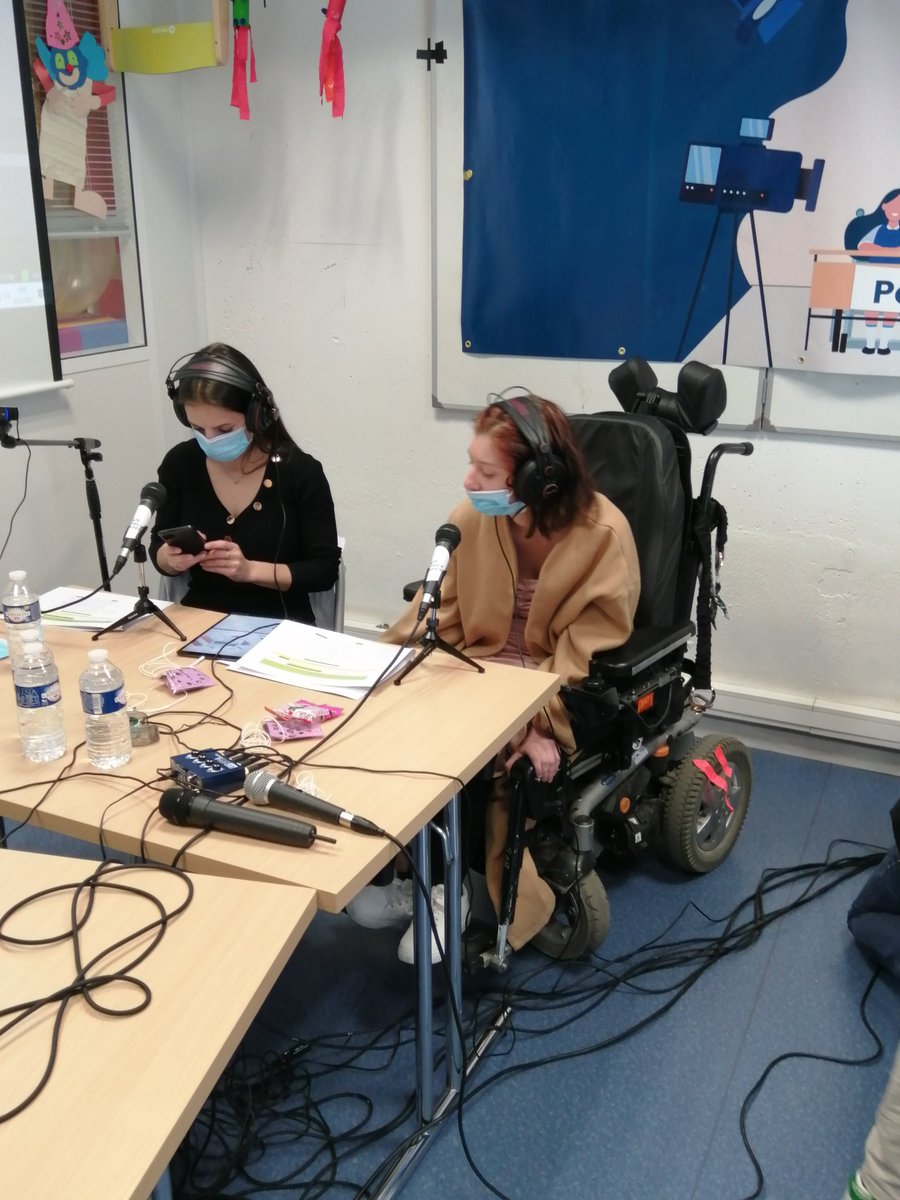 [Caravane des enfants] c'est parti  pour l'étape parisienne à suivre en direct sur m.twitch.tv/radio_rouelibre tout l'après-midi !