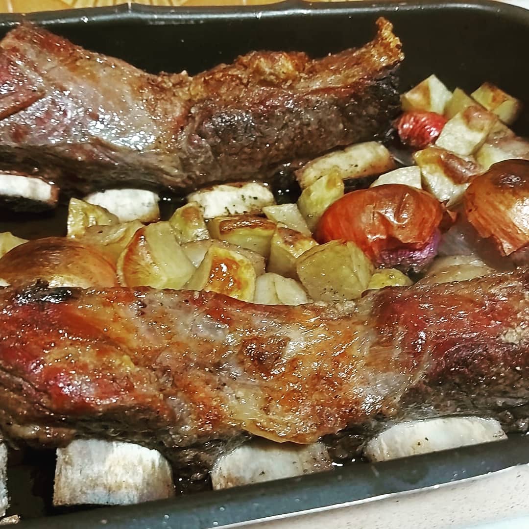 makelaio's tweet photo. La "tira de asado" es un corte tipico argentino🧉, se puede hacer a la brasa  o al horno.
#Makelaio #DisfrutaYSeFeliz 
#vilanovailageltru #cubelles 
#cunit #segurdecalafell #segurdecalafellplatja #calafell #calafellplatja #santsalvador #comarruga #elvendrell #santaoliva #arboç https://t.co/a4QKy9NFz1