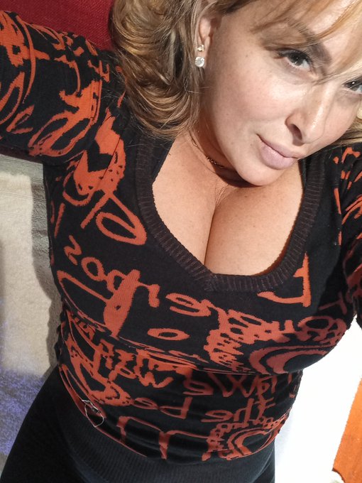 Getting pedicure  I'm so proud I'm skinnier then before I had my son lol can't wait yo do my first shoot