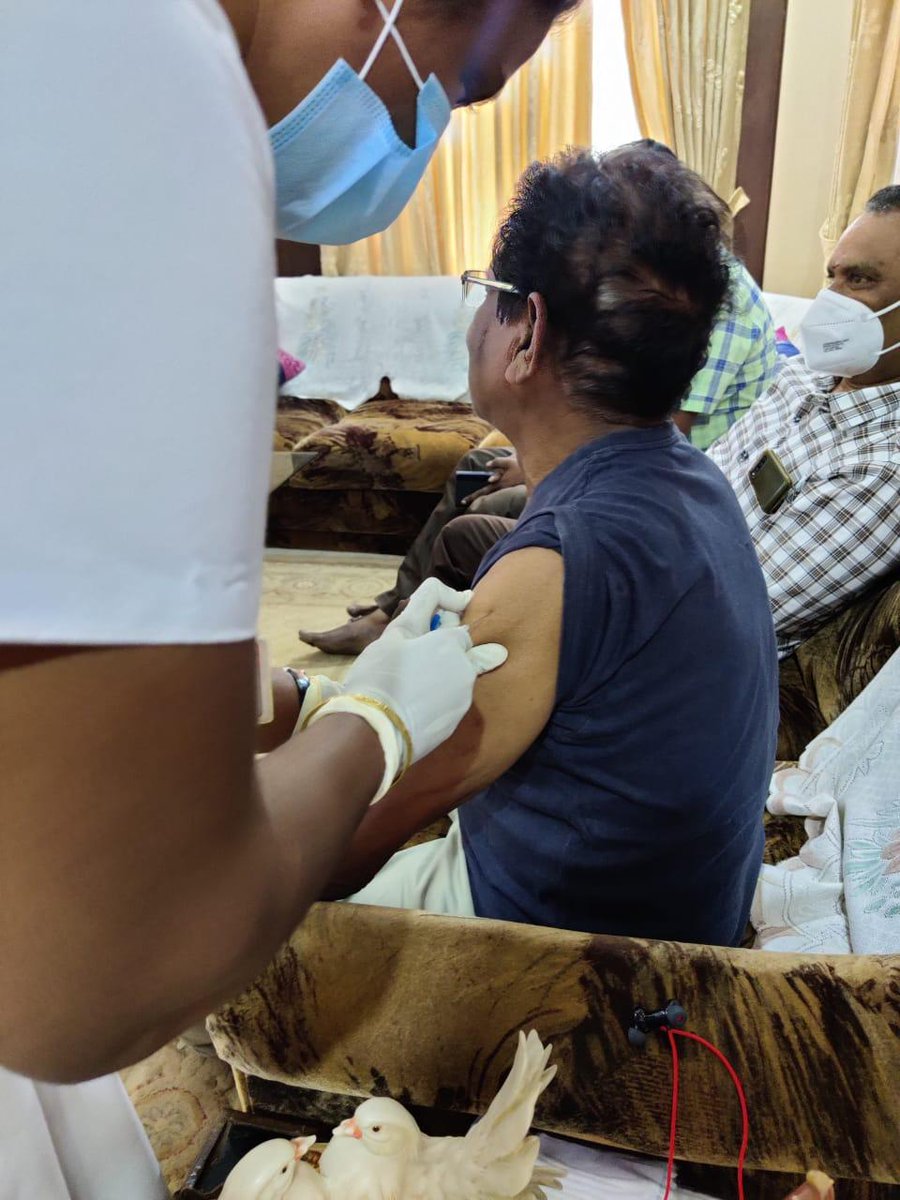 onlynikil's tweet photo. #NMNews23 updates
Director @offBharathiraja
Had his First Vaccination in his
Theni’ House today
#NM #NikilMurukan #NMTeakadaicinema https://t.co/Caj2NbEcOf