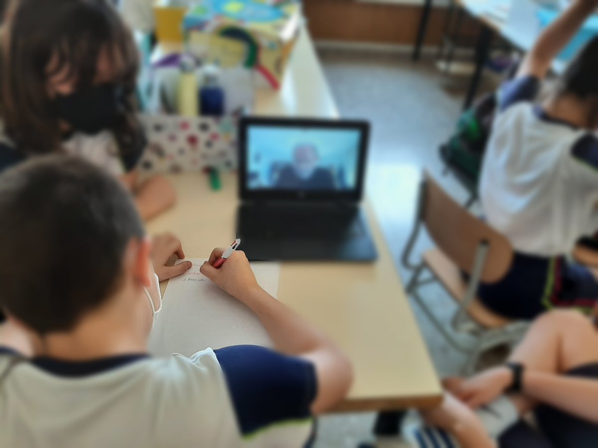 fecmips's tweet photo. Durante esta última semana de Mayo📅 los alumnos de #sextoEP participan en el curso taller #Ciberexperto que imparte la @policia 👮♂️,este año de forma online.
Un programa de formación en el uso seguro de Internet💻🖱️📱
#buenuso #internet #redessociales #formaRed @colegiosfec https://t.co/2TtOb4nawu