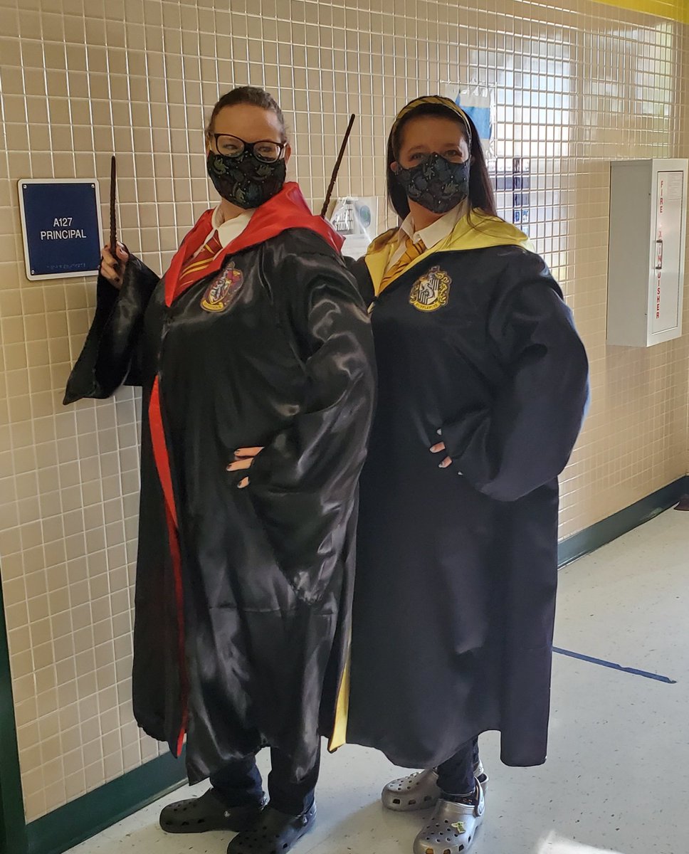 mmendo29's tweet photo. #StallionsLeadtheWay Monday was Twin Day at Slider! https://t.co/qHzgw2comH