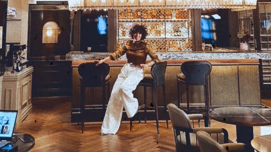 Behind the scenes at The Dandy Bar, the place to be seen and heard in Mayfair. All you need to do now is decide when you'll be visiting...

Indulge your curiosity: themayfairtownhouse.com/dandy-bar

📸 IG: @iconbyd <a href="/Covettluxury/">More Luxury Club</a> 

#themayfairtownhouse #mayfair #london #thedandybar #bar