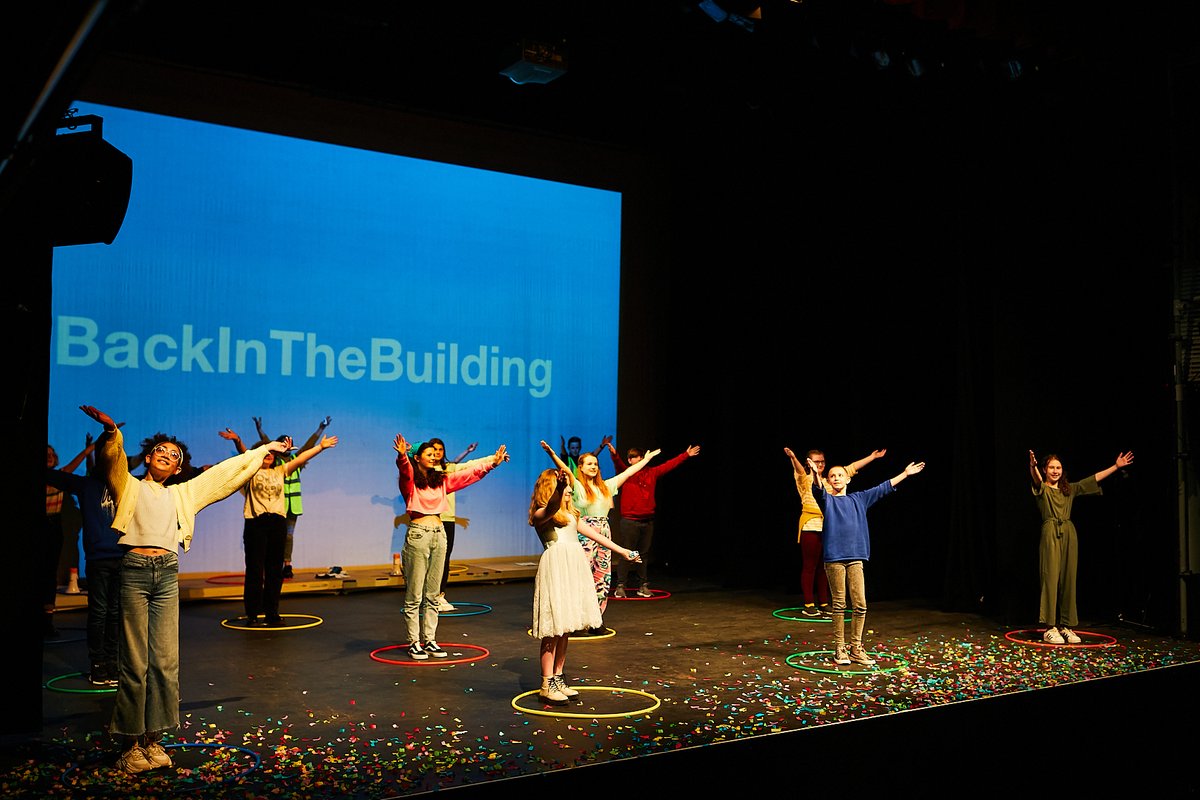 carriageworks_'s tweet image. CYTM are #BackInTheBuilding! 
We are restarting face to face youth theatre sessions on Saturday 12 June and have a limited number of spaces available. For more information about how to get involved please email ruth.cooper@leeds.gov.uk
ℹ️ » bit.ly/CWXCYTM21