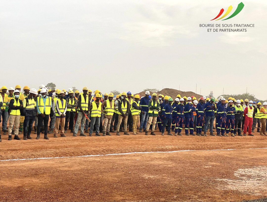 BSTPGN's tweet photo. Aujourd’hui, la BSTP participe au lancement de la phase de construction du Projet de Bauxite de Dynamic Mining.

Ces travaux de plus de $25 millions USD permettront de stimuler l’économie locale à travers la création de l’emploi et de revenus additionnels.

#BSTPGN #ContenuLocal https://t.co/YRfxjaBuV7