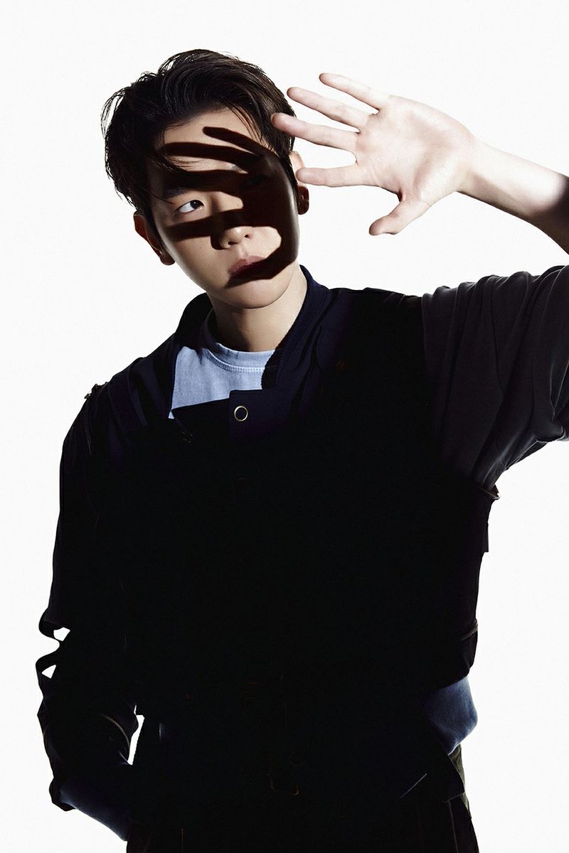 EXOXOXOID_'s tweet photo. EXO Special Album [DON'T FIGHT THE FEELING]

▫️2021.05.26 ECLIPSE - BAEKHYUN

https://t.co/gZ2CaKLbgK
https://t.co/vE8RA9zKpH

#DONT_FIGHT_THE_FEELING 
#EXO #엑소 #BAEKHYUN #백현 #변백현
@weareoneEXO @B_hundred_Hyun https://t.co/rJ41S6PZy7