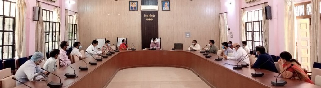 Dmpilibhit's tweet photo. कोरोना संक्रमण से बचाव के दृष्टिगत जनपद के बाल रोग विशेषज्ञ डॉक्टरों के साथ की गई बैठक।

टेलिफोनिक चिकित्सीय परामर्श की होगी व्यवस्था,संक्रमण से बच्चों के बचाव हेतु आवश्यक संसाधनों के संबंध में प्राप्त किये सुझाव। @CMOfficeUP @UPGovt @myogioffice @InfoDeptUP https://t.co/K4aQWmKemV