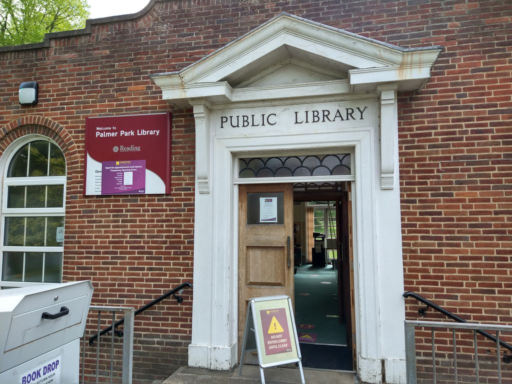 Great to have Palmer Park Library #rdguk back open - a little bit. Details here: reading.gov.uk/leisure/librar…