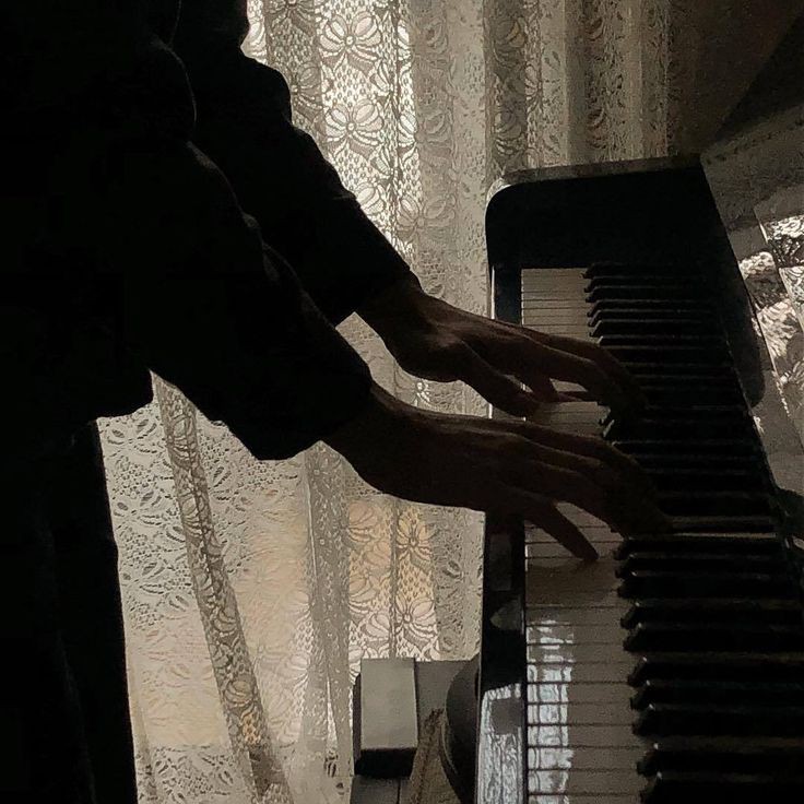 NecronSamos's tweet photo. "Um homem sem arte ou talento é um homem inútil e insensível."
- Mama Katherina https://t.co/7fmEUUaKBQ