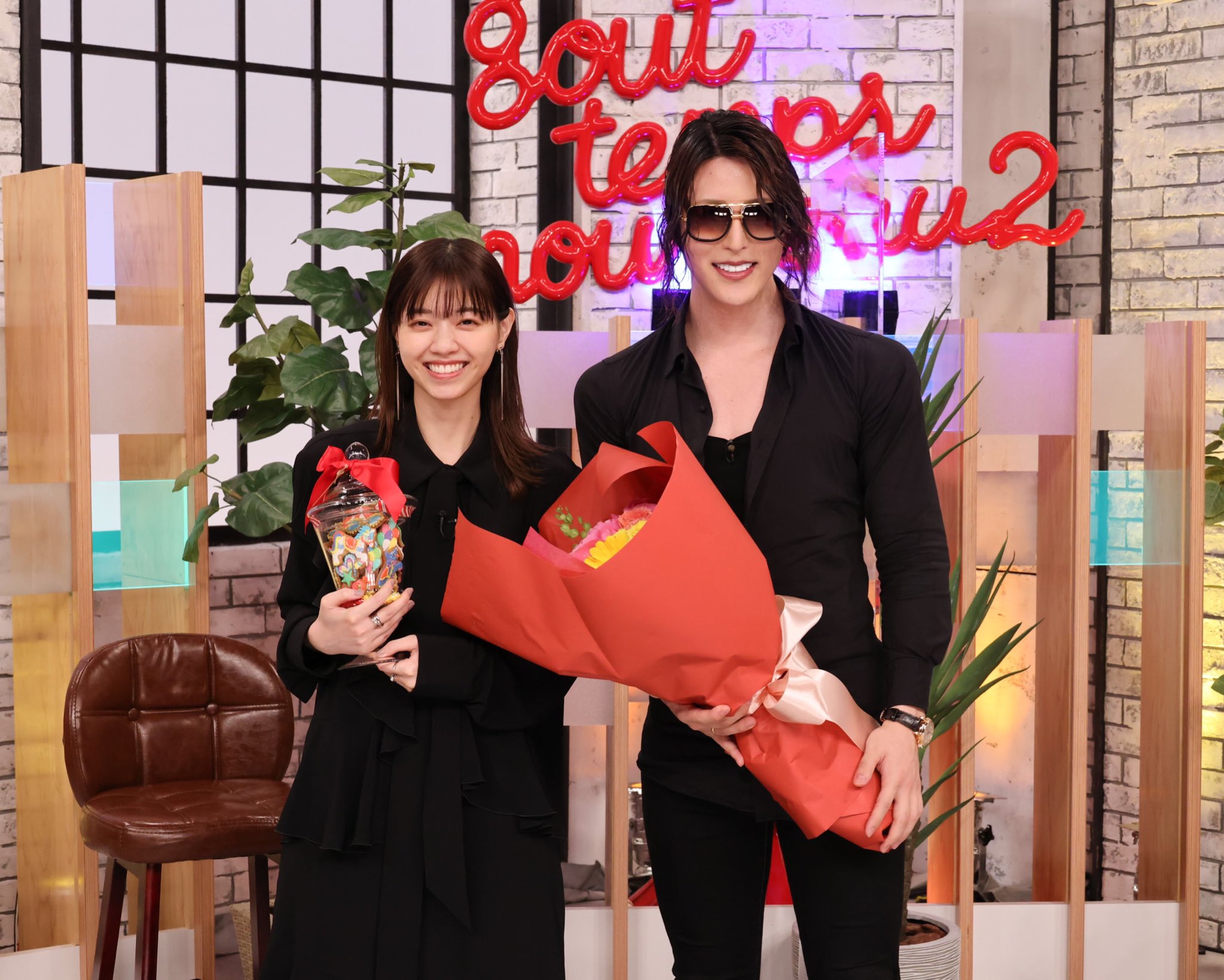 公式 グータンヌーボ2 Happybirthday 先日の収録時にグータンメンバーで ななちゃんのお誕生日をお祝いさせて戴きました みんなでパシャリ いつもと何か違うぞ すごい存在感のrolandさん シンクロショット 動画は後ほど 西野七瀬生誕