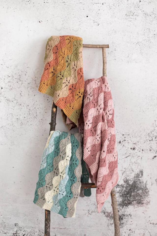 LanasAlpaca's tweet photo. Kit Manta Nami ✨#Lanasalpaca

Ya está disponible el kit de la manta Nami. 
Podrás escoger entre todos los colores de la calidad Baby organic, la combinación que más te guste.

En la imagen verás 3 opciones. Dos de ellas combinando 4 colores y en la otra combinando 2 colores. https://t.co/hkuFWAjuJR