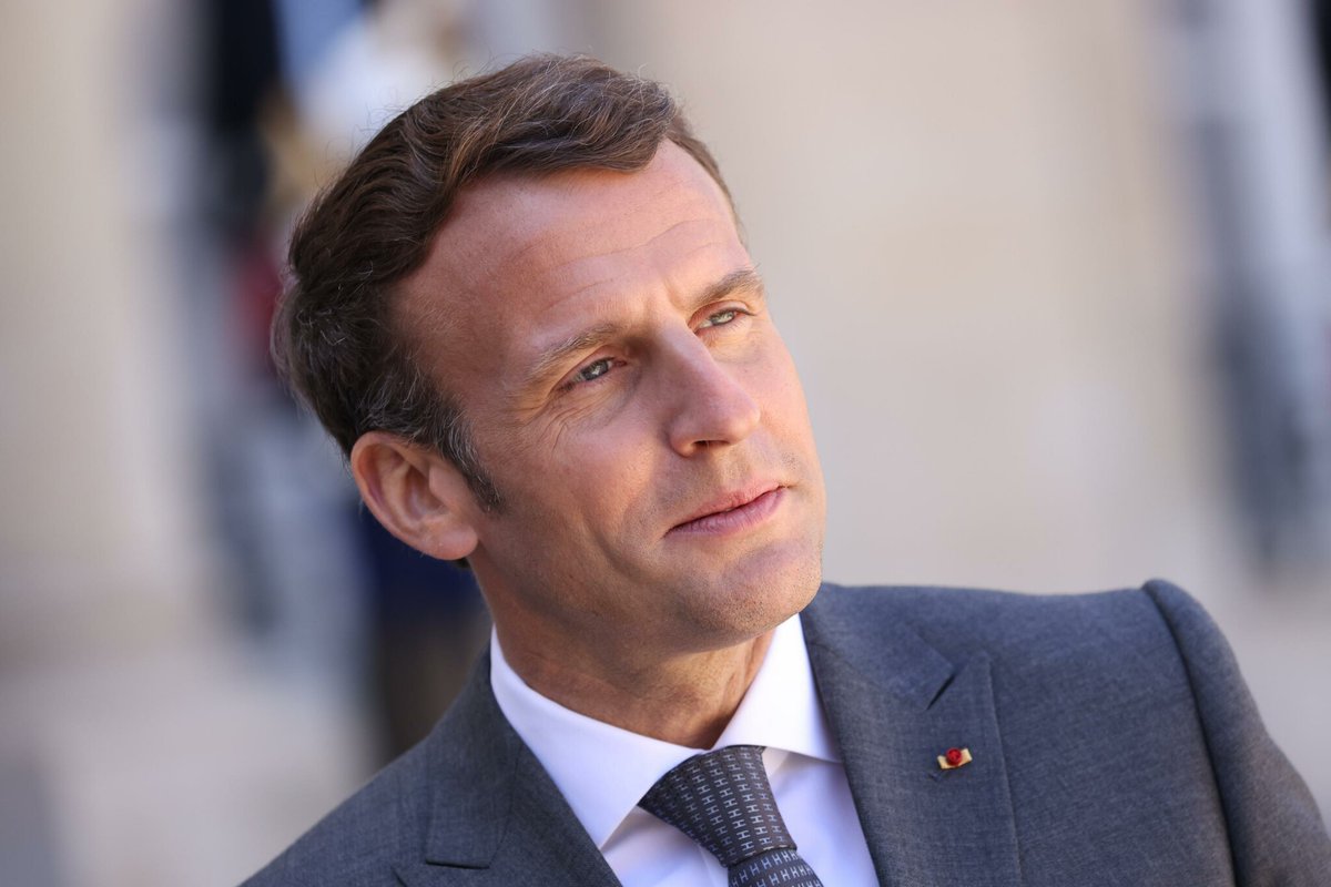 leparisien_pol's tweet photo. Avec le Covid, «on revit des temps très moyenâgeux», juge Macron, «très confiant» pour la France
➡️ https://t.co/bFCO79gCRJ https://t.co/Tj6FKZbLFZ