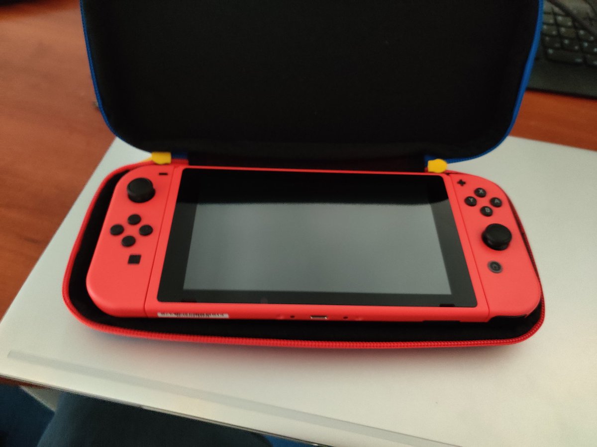 Pimousse_SSB's tweet photo. ma switch mario toute neuve(ouverte ce matin) va aller se faire poser une puce sxcore histoire de se liberer de nintendo 😂vivement toutes les fonctionnalités sur une switch v2 😍#SXCore #Hacking #trainingmodpack #Ssbu https://t.co/VVtXxZMNRm
