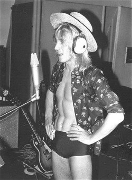  Happy Heavenly Birthday to the fabulous Mick Ronson! 