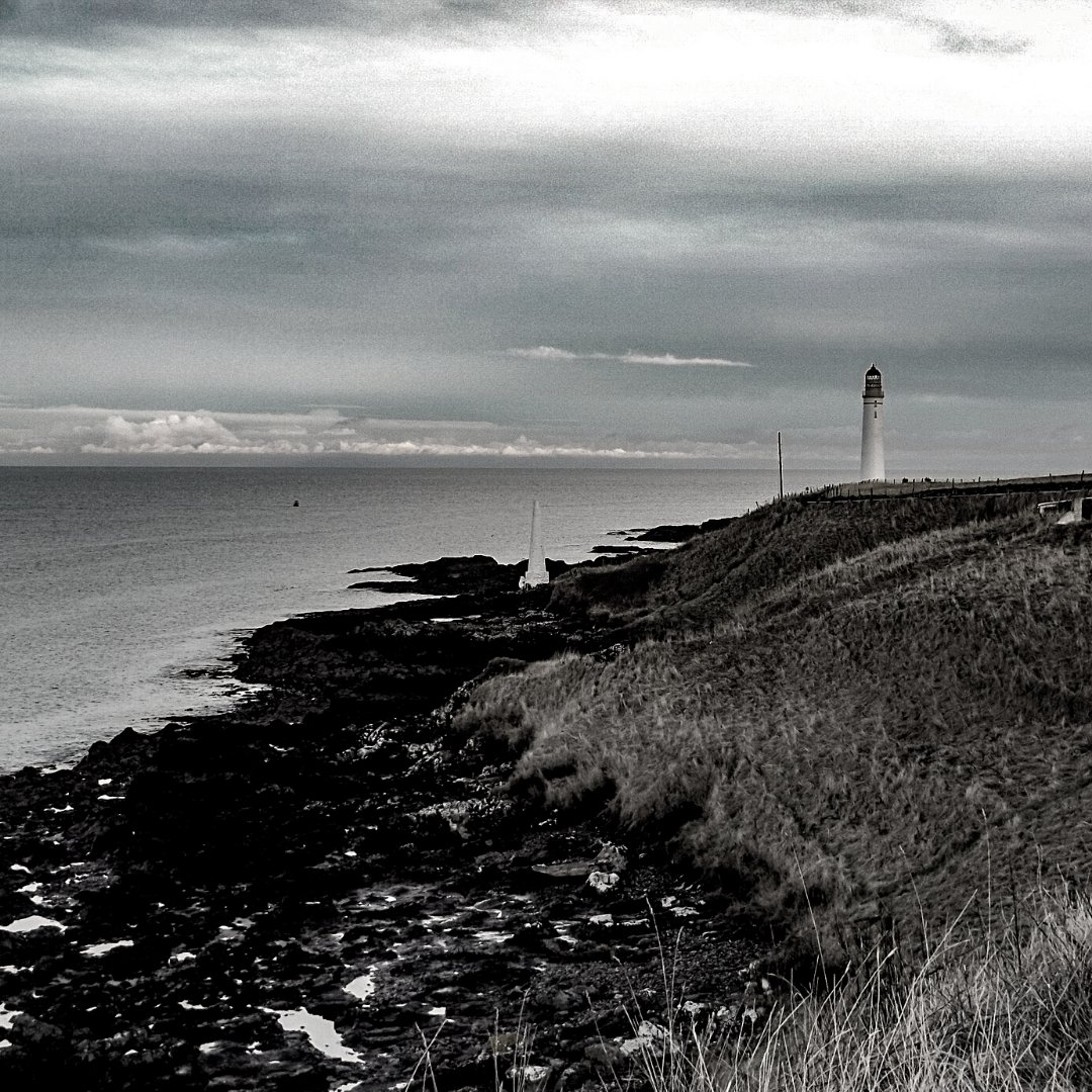 veskebag1's tweet photo. Our products are hand manufactured by local craftspeople at our workshop on Scotland's industrial coast. For lifestyle accessories that last a lifetime. 

First drop launch soon. Sign up to be notified. 
https://t.co/n0NhAYZdpZ https://t.co/GDVcncFSEd