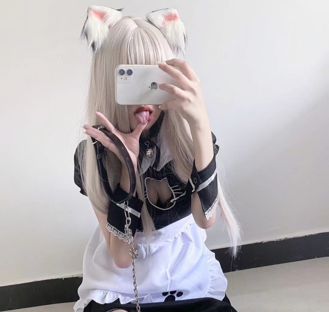xiaomanjiangaa's tweet photo. 晚上有一起玩游戏的哥哥吗？我吃鸡超棒 https://t.co/VaJeUHmzgB
