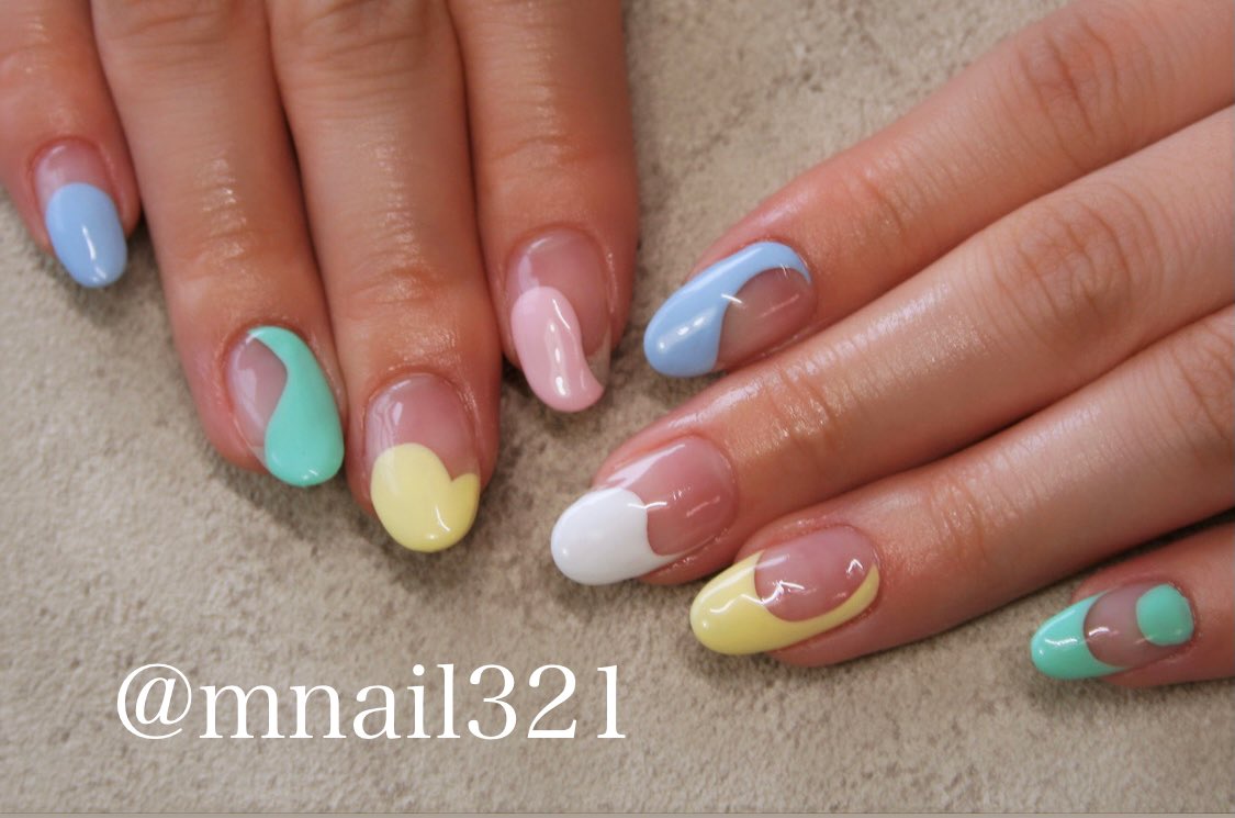 変形フレンチネイル