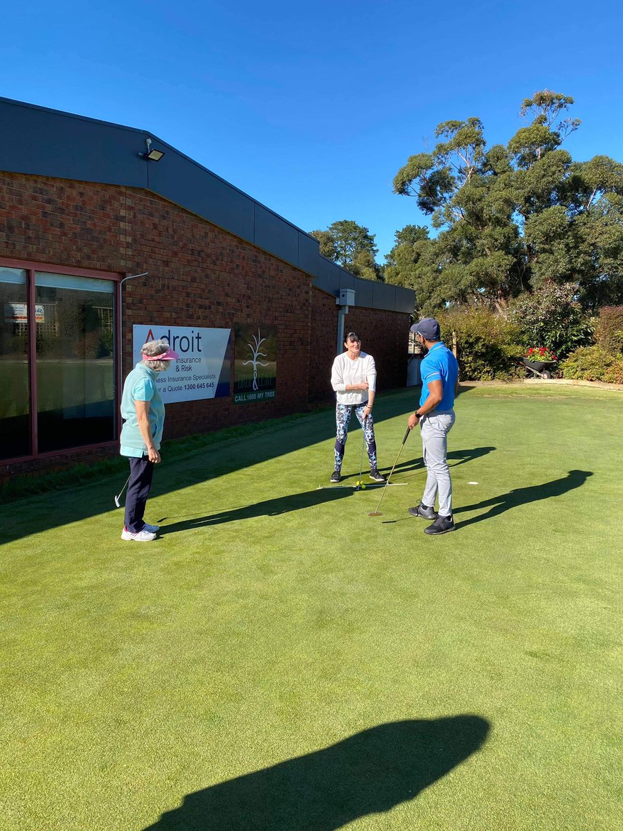 A beautiful morning last Sunday for our ladies to come and try golf! Sunshine, golf, morning tea and champagne!! Thank you to the Traralgon Golf Club for organising everything 🏌️‍♀️⛳️ 🥂🎾💃🏻
Now to keep practicing 💪🏼😉
📷Nicole Dunbar