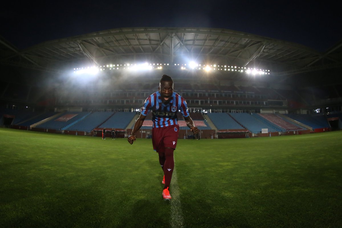 Trabzonspor's tweet photo. Yeni sezon formalarımız 🔥💥⚡️ #vol2 https://t.co/JZLvfyjvKw