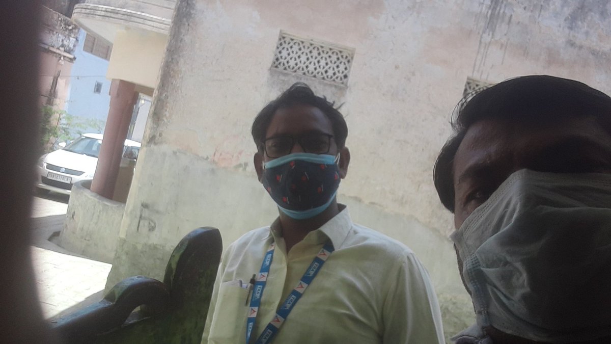 <a href="/ARTHousingFin/">ART Housing Finance (India) LTD</a> aapka recovery agent Deepak Sharma aaj mere ghar EMI ke liye aaya inko malum h ki pure Rajasthan me sampurn lockdown h phir bhi giddo ki tarah nochane aaya mera kam bilkul band h kaha se du paise abhi chahiye to <a href="/RajCMO/">CMO Rajasthan</a> se le sab kiya dhara sarkar ka h <a href="/RMASindia/">RMAS Foundation #MIDDLE_CLASS (Mission 21K )</a>