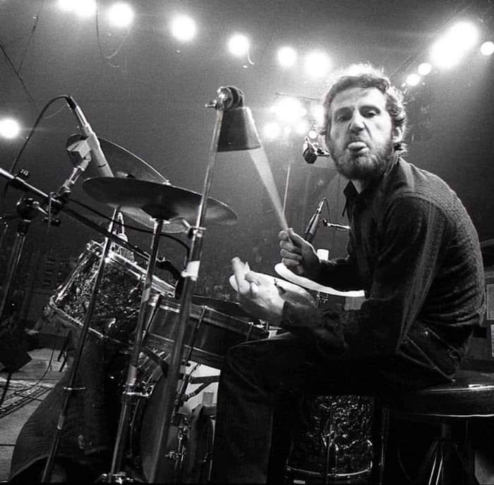 The night they drove old Dixie down

Happy Birthday in Heaven  LEVON HELM 