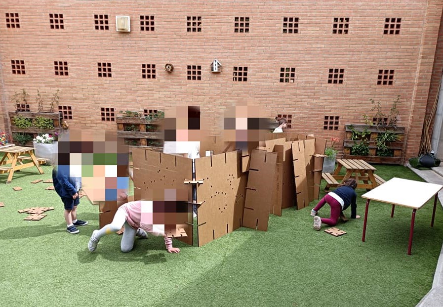 ConsorcioMuseos's tweet photo. 🧩 El projecte de #Calaix de la @redplanea, dissenyat per @Arquilecturas, s'està desenvolupant en 15 centres de la Comunitat.⁣
⁣
Aquestes setmanes estem veient com el projecte va travessant els diferents espais del centre escolar, així com diferents nivells educatius.⁣ https://t.co/Gik6j8zqCm