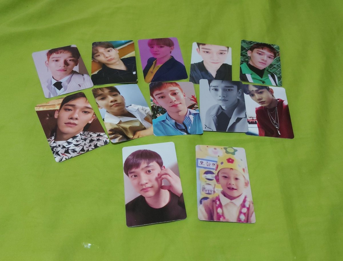 ChenJongbuy's tweet photo. CHEN PHOTOCARDS FROM @MerchanGalsPH 🥰❤ sAlamat sa budol @_hunniebunch kasi kahit PAYO yan napapabili ako HAHAHHA  asan na tupperware ko? choz. mwahh THANK YOUUUU!❤ v satisfied😊❤ #ThankYouGals https://t.co/jHY6JpZ2WY